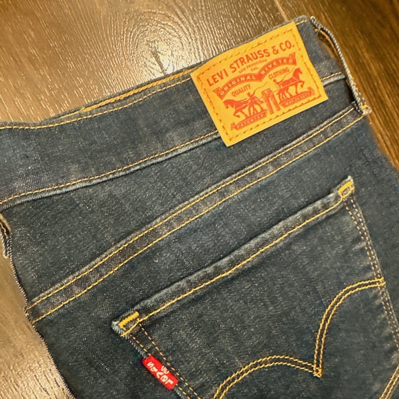 31 Levi - 710 Super Skinny Women’s - Picture 6 of 6